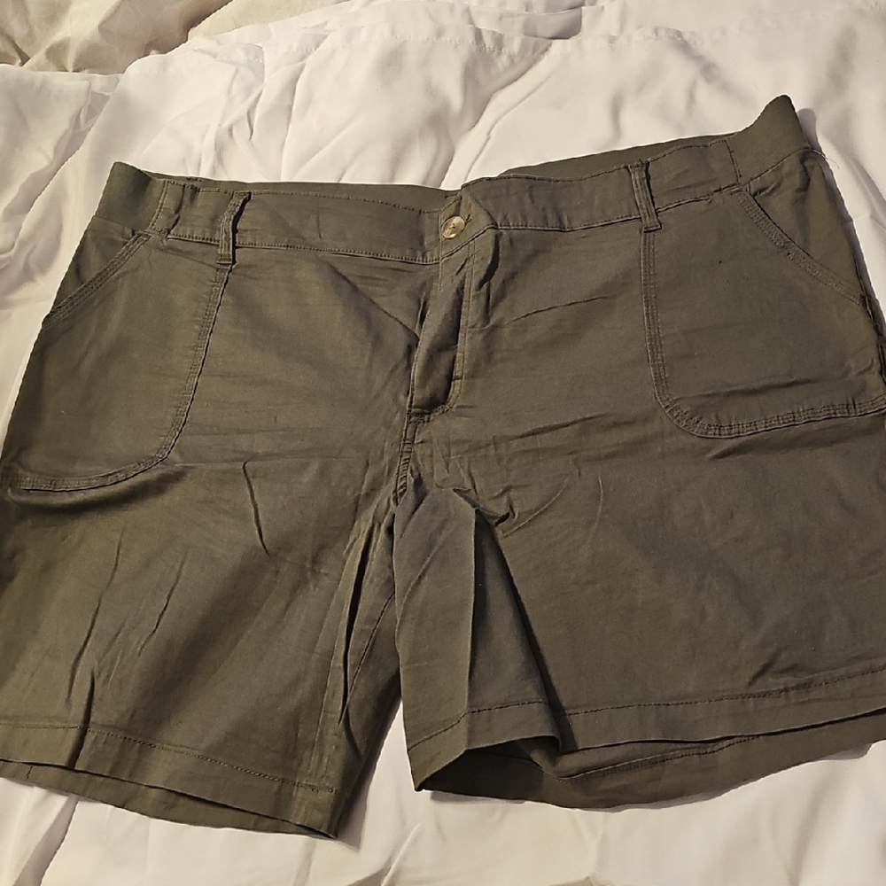 Lee Women's Olive Shorts